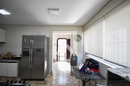 Casa para alugar com 750m², 4 quartos e 5 vagas Casa para alugar com 750m², 4 quartos e 5 vagasCozinha