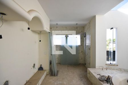 Casa para alugar com 750m², 4 quartos e 5 vagas Casa para alugar com 750m², 4 quartos e 5 vagasBanheiro suíte 1