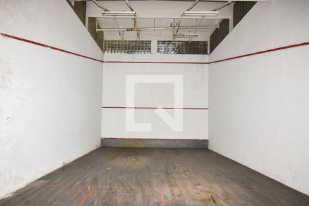 Casa para alugar com 750m², 4 quartos e 5 vagas Casa para alugar com 750m², 4 quartos e 5 vagasQuadra