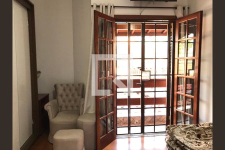 Quarto com suíte de casa à venda com 3 quartos, 400m² em Jardim Santa Cecília, Guarulhos