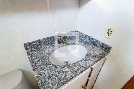 Apartamento à venda com 57m², 2 quartos e 1 vaga Apartamento à venda com 57m², 2 quartos e 1 vagaBanheiro Social