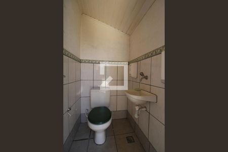 Casa à venda com 300m², 2 quartos e 2 vagasBanheiro externo