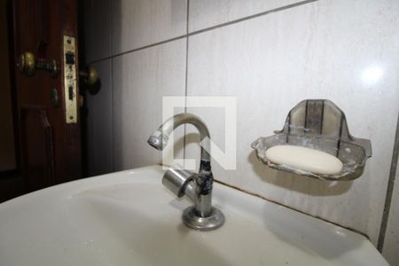 Casa à venda com 300m², 2 quartos e 2 vagasBanheiro Social