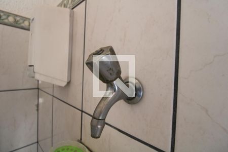 Casa à venda com 300m², 2 quartos e 2 vagasBanheiro externo