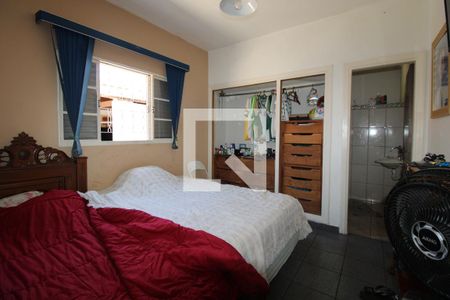 Casa à venda com 300m², 2 quartos e 2 vagasEdícula - Quarto