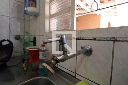 Casa à venda com 300m², 2 quartos e 2 vagasEdícula - Cozinha