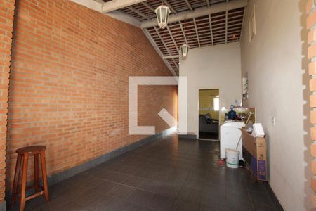 Casa à venda com 300m², 2 quartos e 2 vagasÁrea de Serviço