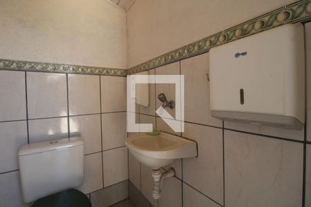 Casa à venda com 300m², 2 quartos e 2 vagasBanheiro externo