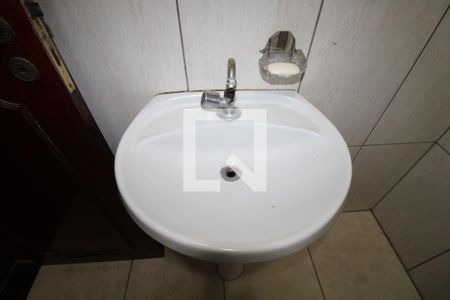 Casa à venda com 300m², 2 quartos e 2 vagasBanheiro Social