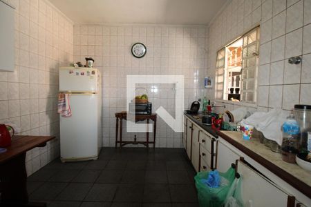 Casa à venda com 300m², 2 quartos e 2 vagasEdícula - Cozinha