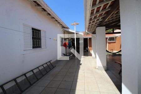 Casa à venda com 300m², 2 quartos e 2 vagasQuintal