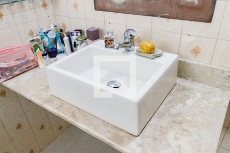 Apartamento à venda com 74m², 2 quartos e sem vaga Apartamento à venda com 74m², 2 quartos e sem vagaBanheiro Pia