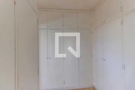 Apartamento à venda com 670m², 6 quartos e 6 vagas Apartamento à venda com 670m², 6 quartos e 6 vagasCloset da suíte