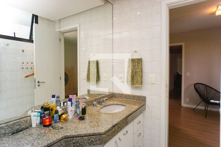 Apartamento à venda com 107m², 2 quartos e 1 vagaBanheiro da Suíte