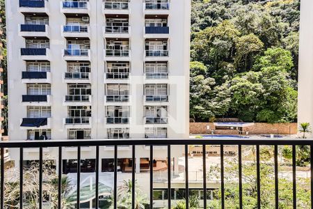 Vista da Sala e Quartos de apartamento para alugar com 4 quartos, 179m² em Barra Funda, Guarujá