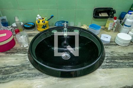 Casa à venda com 280m², 3 quartos e 2 vagasBanheiro