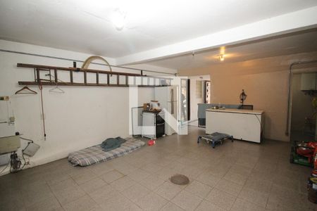 Casa à venda com 900m², 6 quartos e 5 vagas Casa à venda com 900m², 6 quartos e 5 vagasGaragem