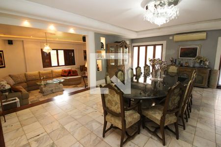Casa à venda com 900m², 6 quartos e 5 vagas Casa à venda com 900m², 6 quartos e 5 vagasSala de Jantar 1