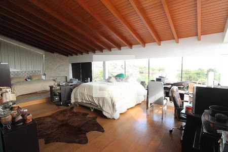 Casa à venda com 900m², 6 quartos e 5 vagas Casa à venda com 900m², 6 quartos e 5 vagasQuarto 2 - Suíte