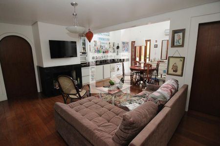 Casa à venda com 900m², 6 quartos e 5 vagas Casa à venda com 900m², 6 quartos e 5 vagasCozinha 2