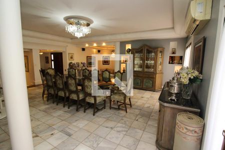 Casa à venda com 900m², 6 quartos e 5 vagas Casa à venda com 900m², 6 quartos e 5 vagasSala de Jantar 1