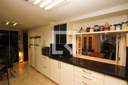 Casa à venda com 900m², 6 quartos e 5 vagas Casa à venda com 900m², 6 quartos e 5 vagasCozinha 1