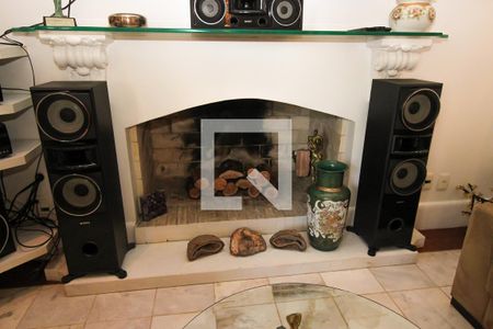 Casa à venda com 900m², 6 quartos e 5 vagas Casa à venda com 900m², 6 quartos e 5 vagasDetalhe da Sala 2