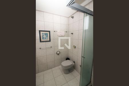 Casa à venda com 900m², 6 quartos e 5 vagas Casa à venda com 900m², 6 quartos e 5 vagasBanheiro do Quarto 6 - Suíte