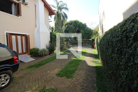 Casa à venda com 900m², 6 quartos e 5 vagas Casa à venda com 900m², 6 quartos e 5 vagasQuintal