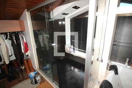 Casa à venda com 900m², 6 quartos e 5 vagas Casa à venda com 900m², 6 quartos e 5 vagasBanheiro do Quarto 2 - Suíte