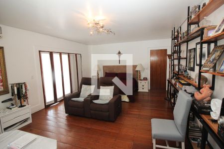 Casa à venda com 900m², 6 quartos e 5 vagas Casa à venda com 900m², 6 quartos e 5 vagasSuíte master