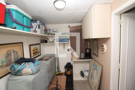 Casa à venda com 900m², 6 quartos e 5 vagas Casa à venda com 900m², 6 quartos e 5 vagasQuarto de Serviço