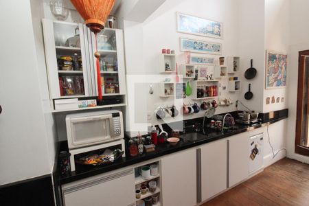 Casa à venda com 900m², 6 quartos e 5 vagas Casa à venda com 900m², 6 quartos e 5 vagasCozinha 2