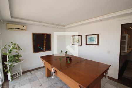 Casa à venda com 900m², 6 quartos e 5 vagas Casa à venda com 900m², 6 quartos e 5 vagasQuarto 6 - Suíte