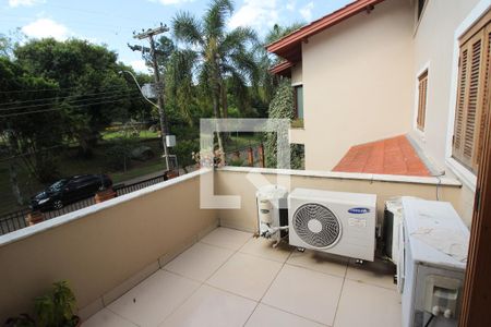 Casa à venda com 900m², 6 quartos e 5 vagas Casa à venda com 900m², 6 quartos e 5 vagasSacada do Quarto 4 - Suíte