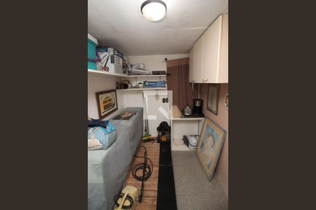 Casa à venda com 900m², 6 quartos e 5 vagas Casa à venda com 900m², 6 quartos e 5 vagasQuarto de Serviço