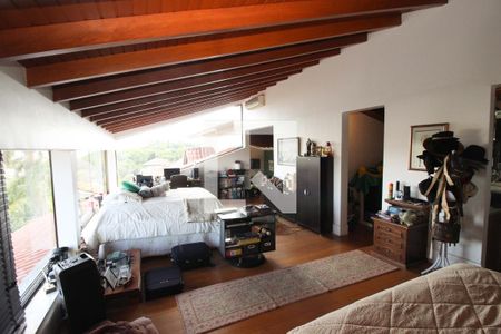 Casa à venda com 900m², 6 quartos e 5 vagas Casa à venda com 900m², 6 quartos e 5 vagasQuarto 2 - Suíte