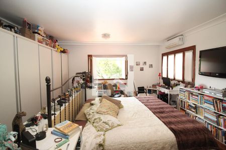 Casa à venda com 900m², 6 quartos e 5 vagas Casa à venda com 900m², 6 quartos e 5 vagasQuarto 3 - Suíte