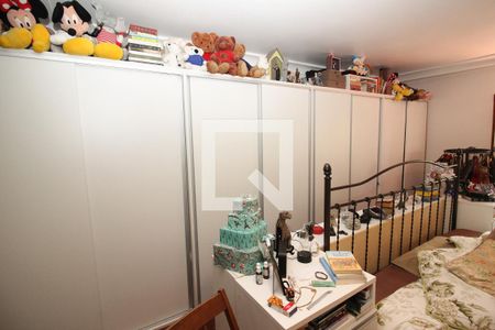 Casa à venda com 900m², 6 quartos e 5 vagas Casa à venda com 900m², 6 quartos e 5 vagasQuarto 3 - Suíte