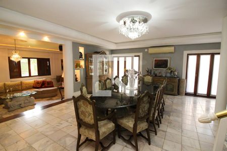 Casa à venda com 900m², 6 quartos e 5 vagas Casa à venda com 900m², 6 quartos e 5 vagasSala de Jantar 1