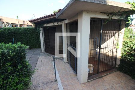 Casa à venda com 900m², 6 quartos e 5 vagas Casa à venda com 900m², 6 quartos e 5 vagasQuintal