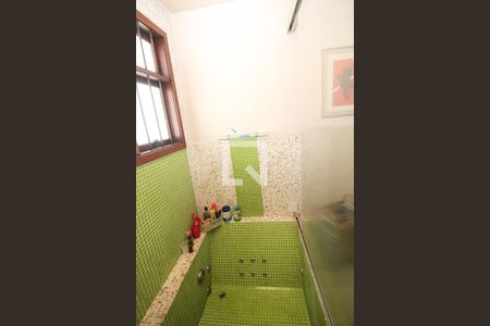 Casa à venda com 900m², 6 quartos e 5 vagas Casa à venda com 900m², 6 quartos e 5 vagasBanheiro do Quarto 3 - Suíte