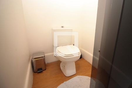 Casa à venda com 900m², 6 quartos e 5 vagas Casa à venda com 900m², 6 quartos e 5 vagasBanheiro do Quarto 2 - Suíte