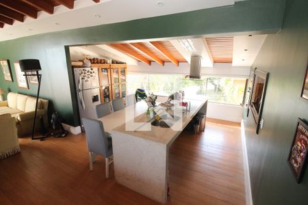 Casa à venda com 900m², 6 quartos e 5 vagas Casa à venda com 900m², 6 quartos e 5 vagasVaranda gourmet