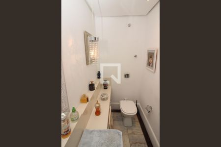 Casa à venda com 900m², 6 quartos e 5 vagas Casa à venda com 900m², 6 quartos e 5 vagasLavabo