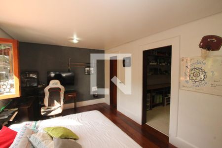 Casa à venda com 900m², 6 quartos e 5 vagas Casa à venda com 900m², 6 quartos e 5 vagasQuarto 5 - Suíte