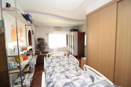 Casa à venda com 900m², 6 quartos e 5 vagas Casa à venda com 900m², 6 quartos e 5 vagasCloset da suíte master