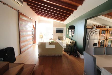 Casa à venda com 900m², 6 quartos e 5 vagas Casa à venda com 900m², 6 quartos e 5 vagasVaranda gourmet