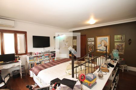 Casa à venda com 900m², 6 quartos e 5 vagas Casa à venda com 900m², 6 quartos e 5 vagasQuarto 3 - Suíte