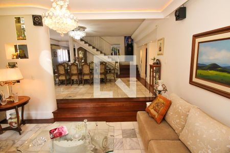 Casa à venda com 900m², 6 quartos e 5 vagas Casa à venda com 900m², 6 quartos e 5 vagasSala 2